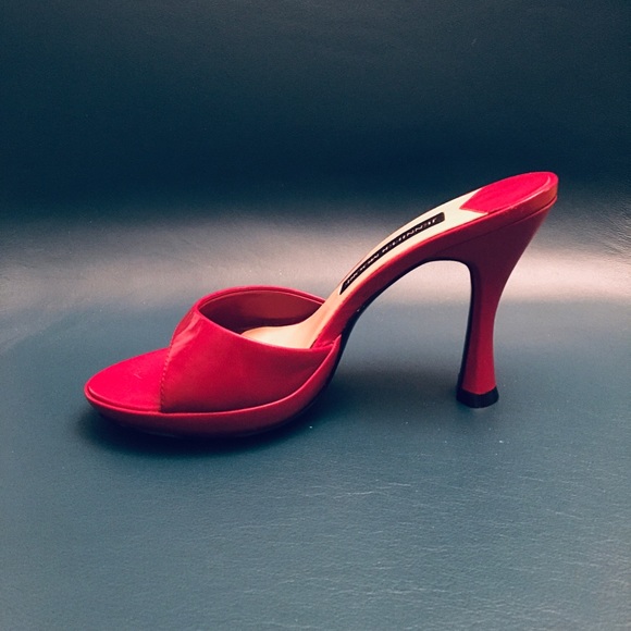 Flirty, functional fashion! 💖 - Picture 2 of 8